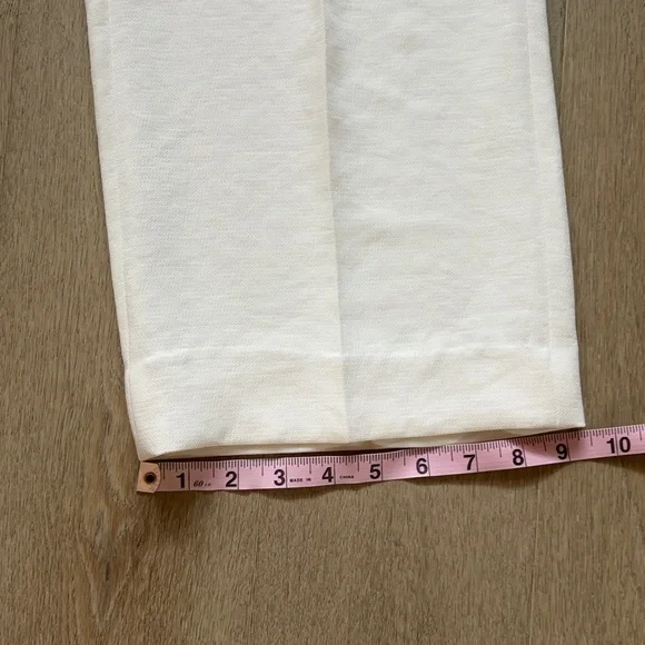 EUC aritzia effortless pant crepette CURVE FIT size 4 light birch - Picture 10 of 15